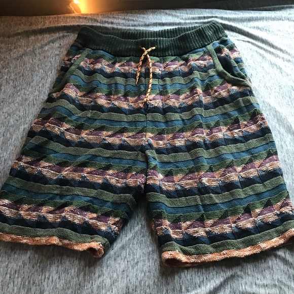 Patterned yarn shorts - Picture 1 of 2